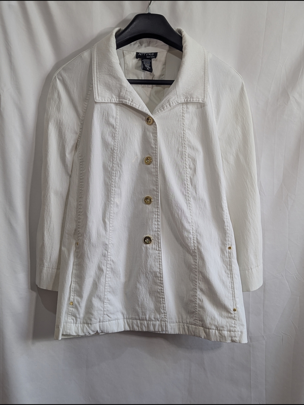 ATTYRE New York White Jacket 3/4 Sleeve Gold Buttons Unique Back Detail XL